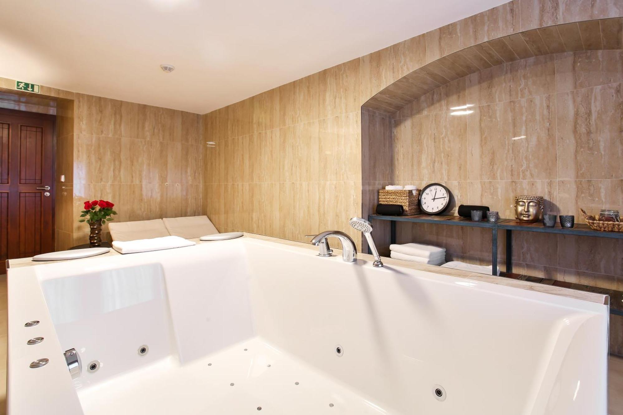 Castle & Wellness *